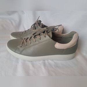 Ecco leather sneakers 8-8.5